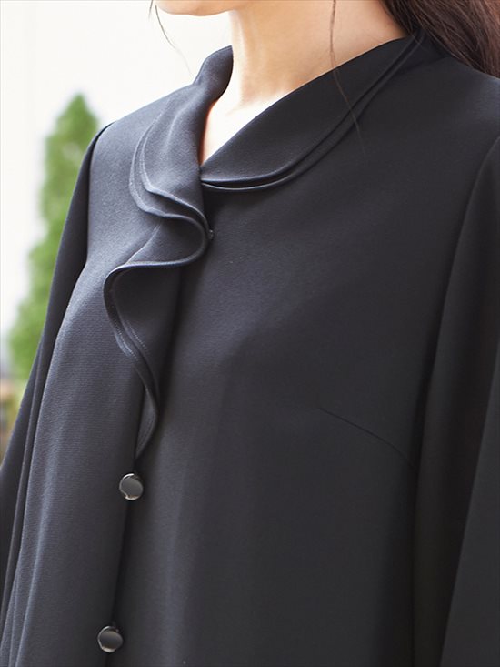 フリルカラーのゆったりブラックフォーマルワンピース(110102640