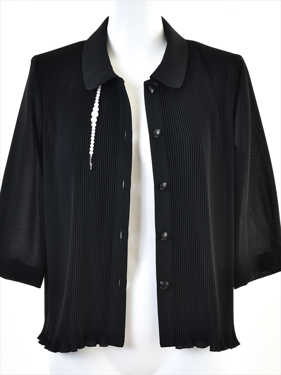 誠実様【今期✨️新品】chignon パール付き　ラッフルシャツブラウス　黒 CHIGNON】ギャザーラッフルブラウス/1654-031MK